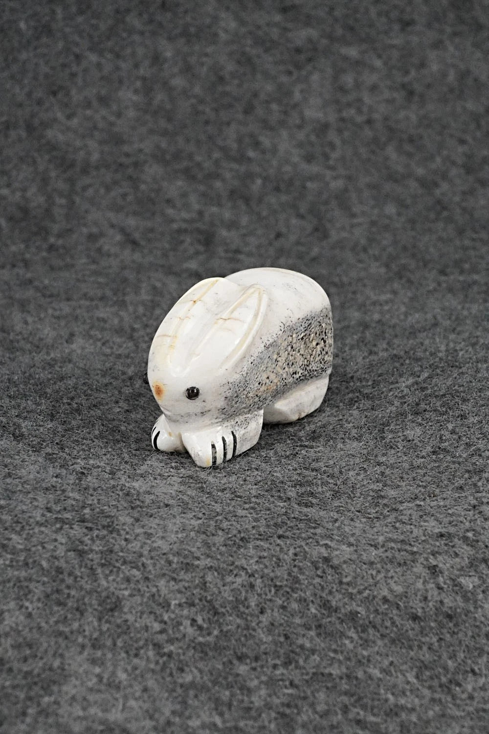 Rabbit Zuni Fetish Carving - Claudia Peina