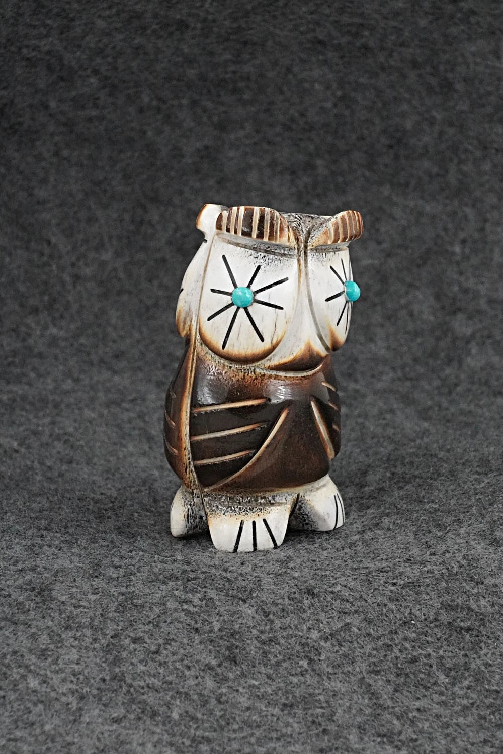 Owl Zuni Fetish Carving - Claudia Peina