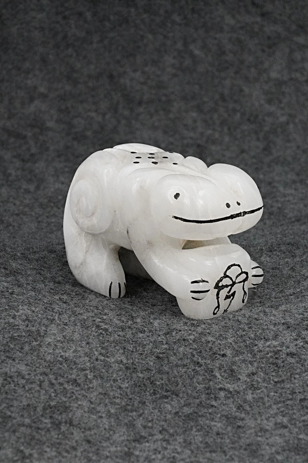 Frog Zuni Fetish Carving - Rick Kallestewa