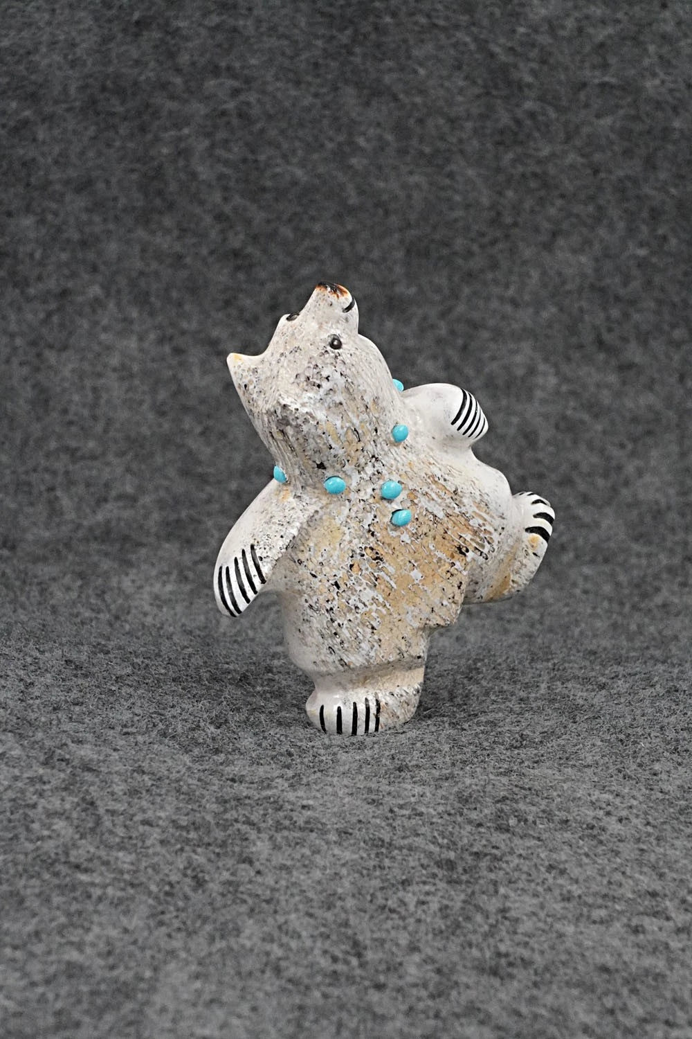 Bear Zuni Fetish Carving - Claudia Peina