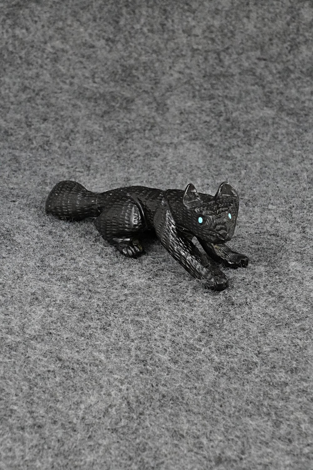 Wolf Zuni Fetish Carving - Lance Cheama