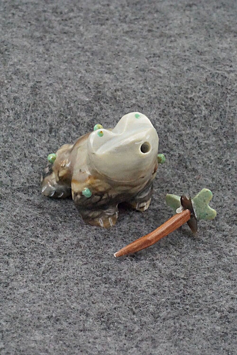 Frog Zuni Fetish Carving - Enrike Leekya