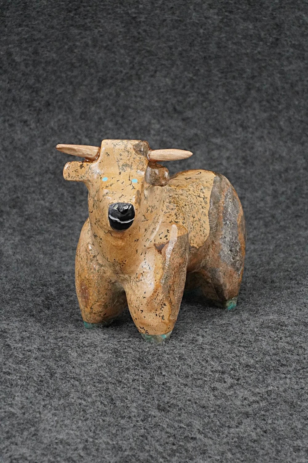 Bull Zuni Fetish Carving - Freddie Leekya