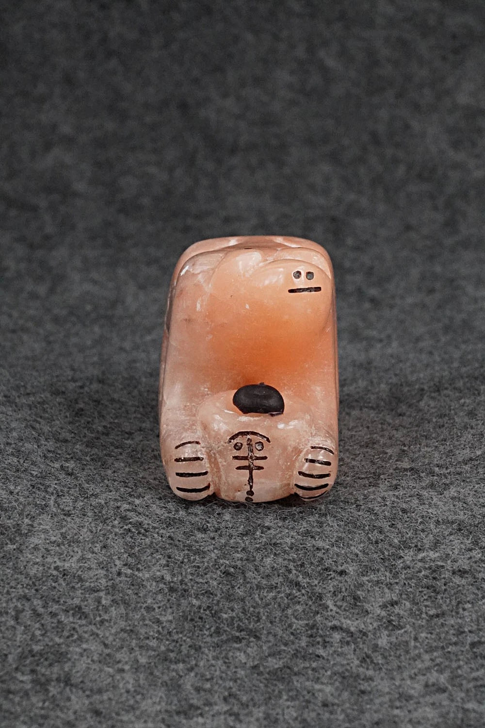 Bear Zuni Fetish Carving - Rick Kallestewa