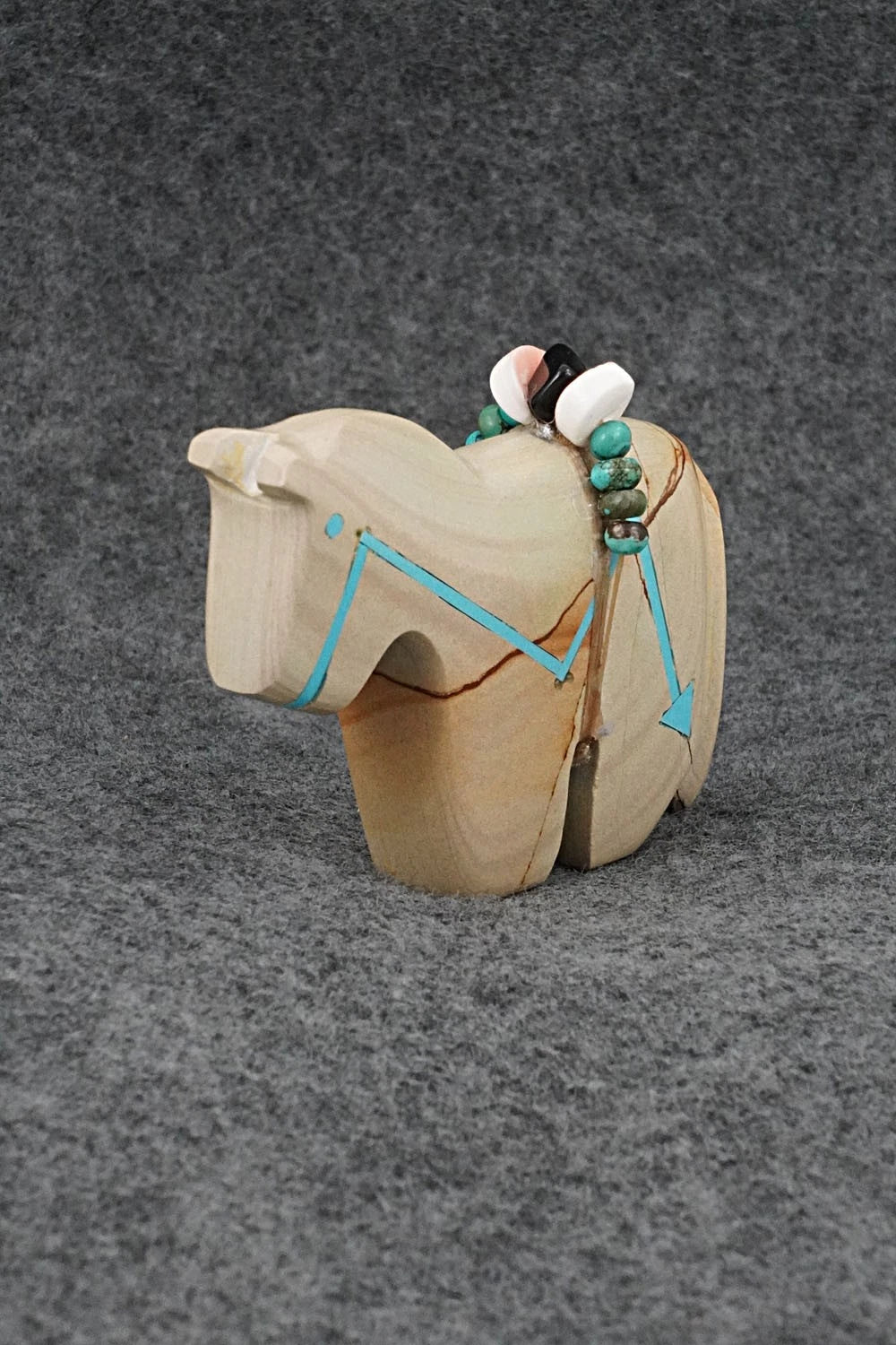 Horse Zuni Fetish Carving - Bernard Laiwekete