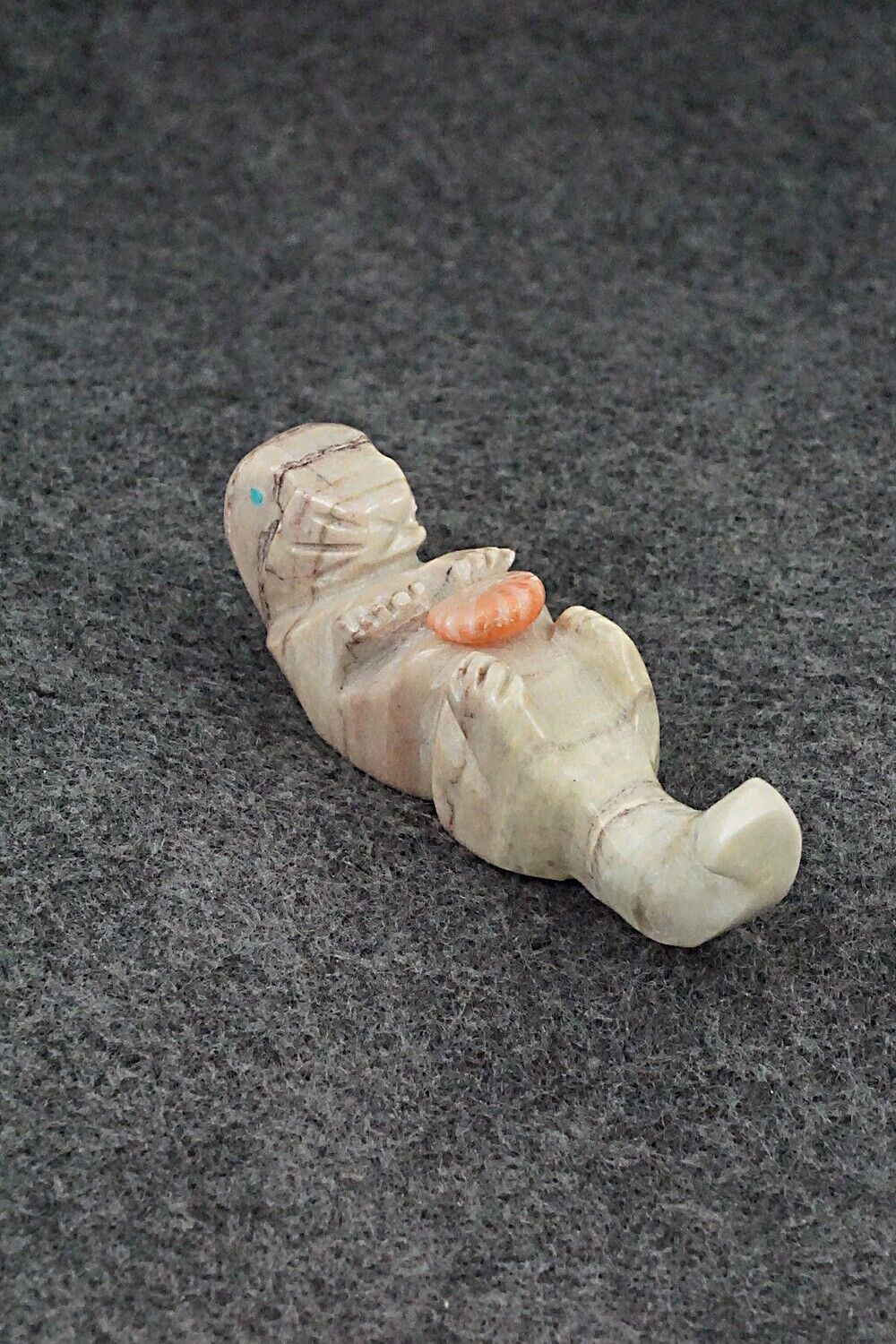 Otter Zuni Fetish Carving - Tony Mackel