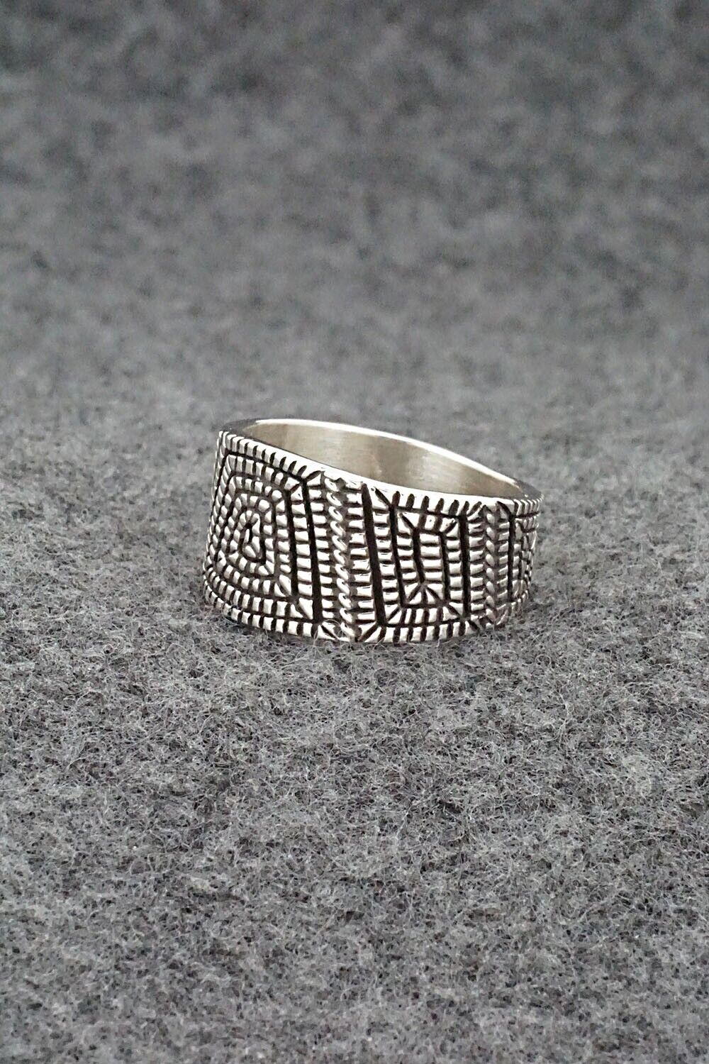 Sterling Silver Ring - Elgin Tom - Size 8