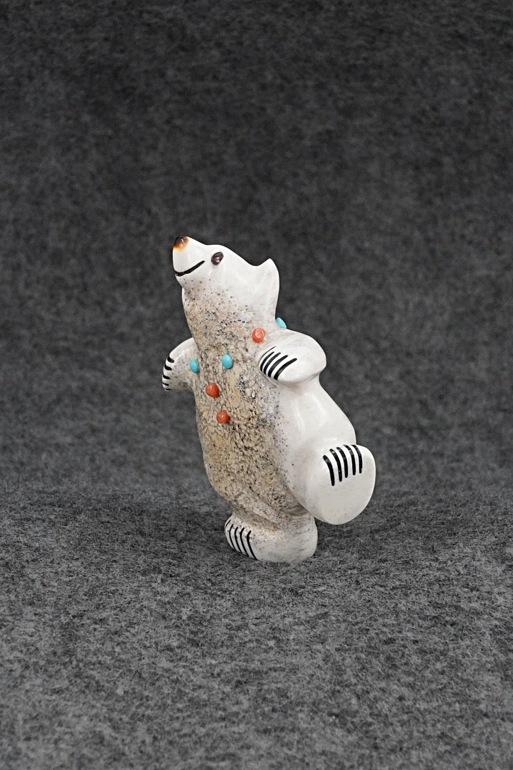 Bear Zuni Fetish Carving - Claudia Peina