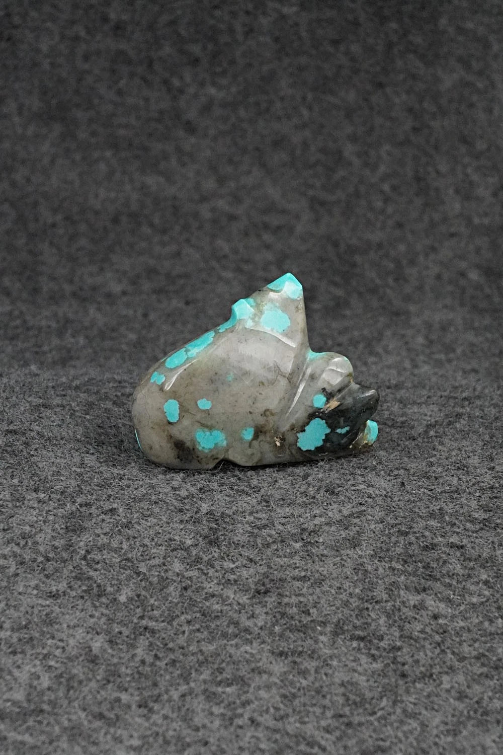 Bear Zuni Fetish Carving - Abby Quam Panteah