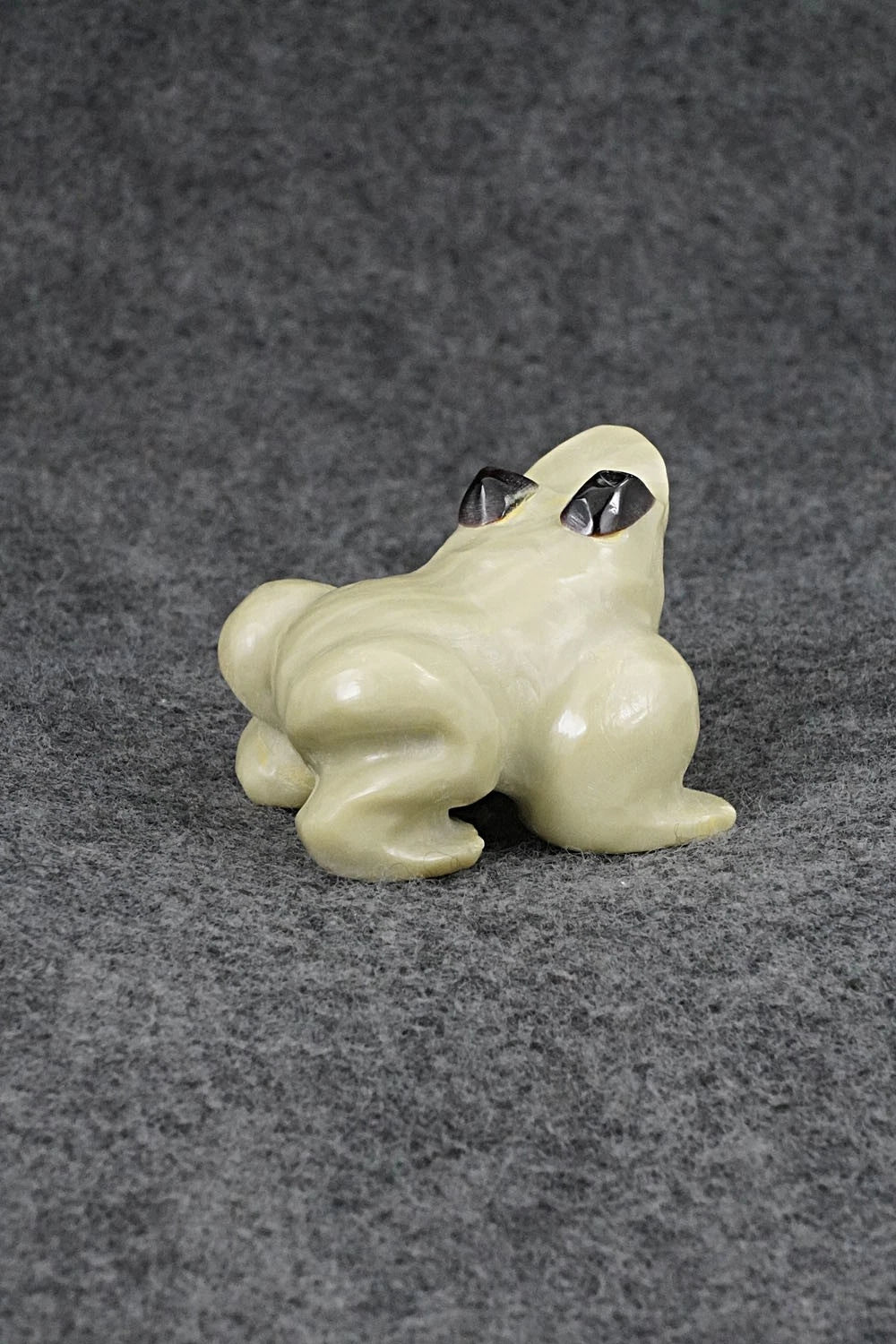 Frog Zuni Fetish Carving - Freddie Leekya