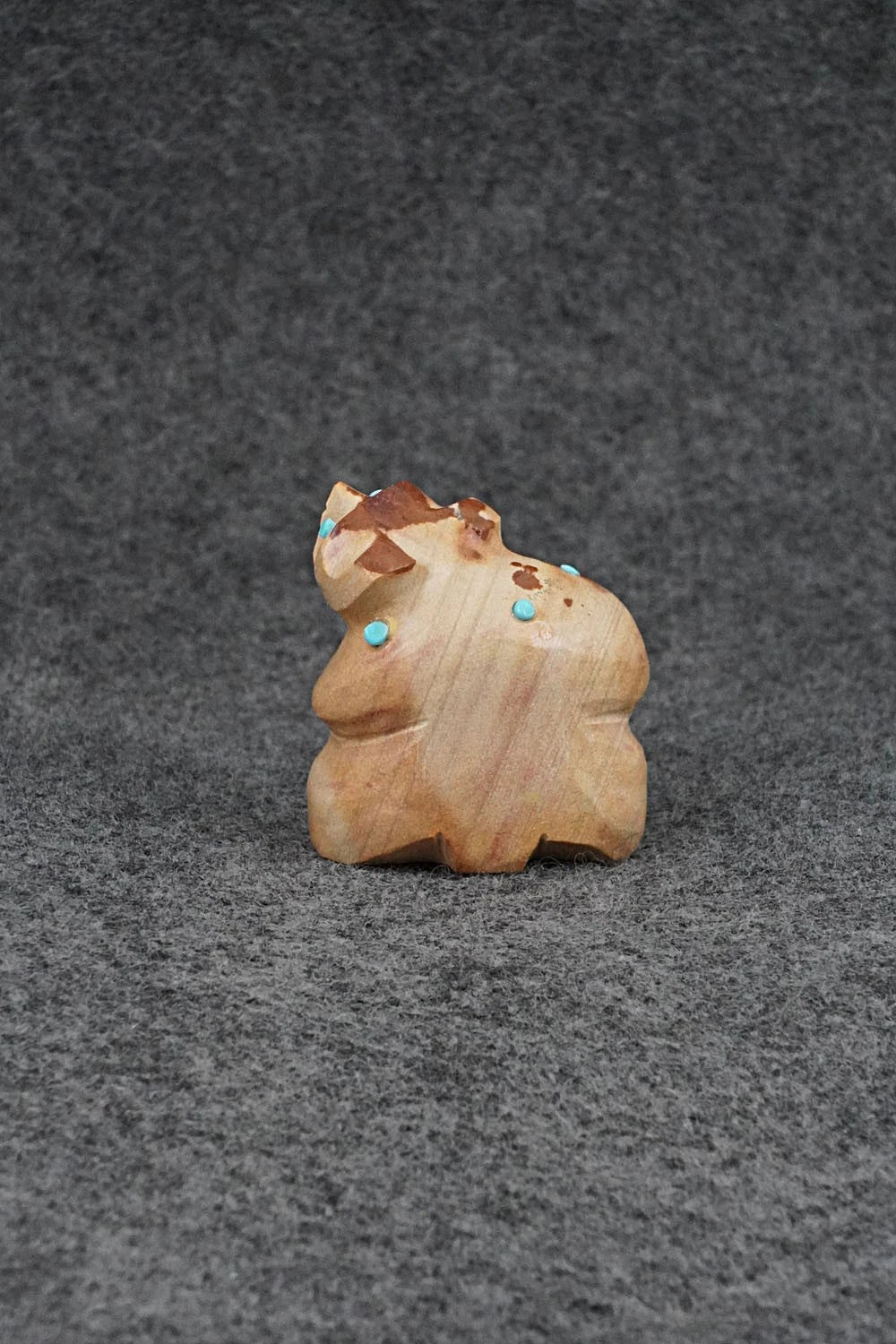 Bear Zuni Fetish Carving - Danette Laate