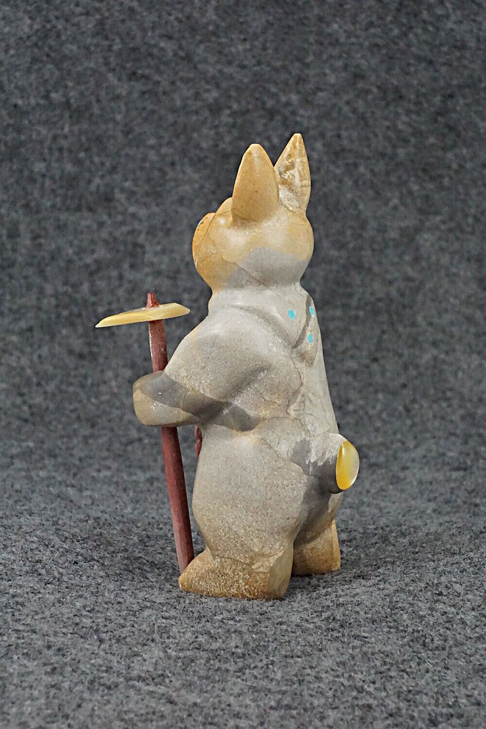 Rabbit with Carrot Zuni Fetish Carving - Enrike Leekya