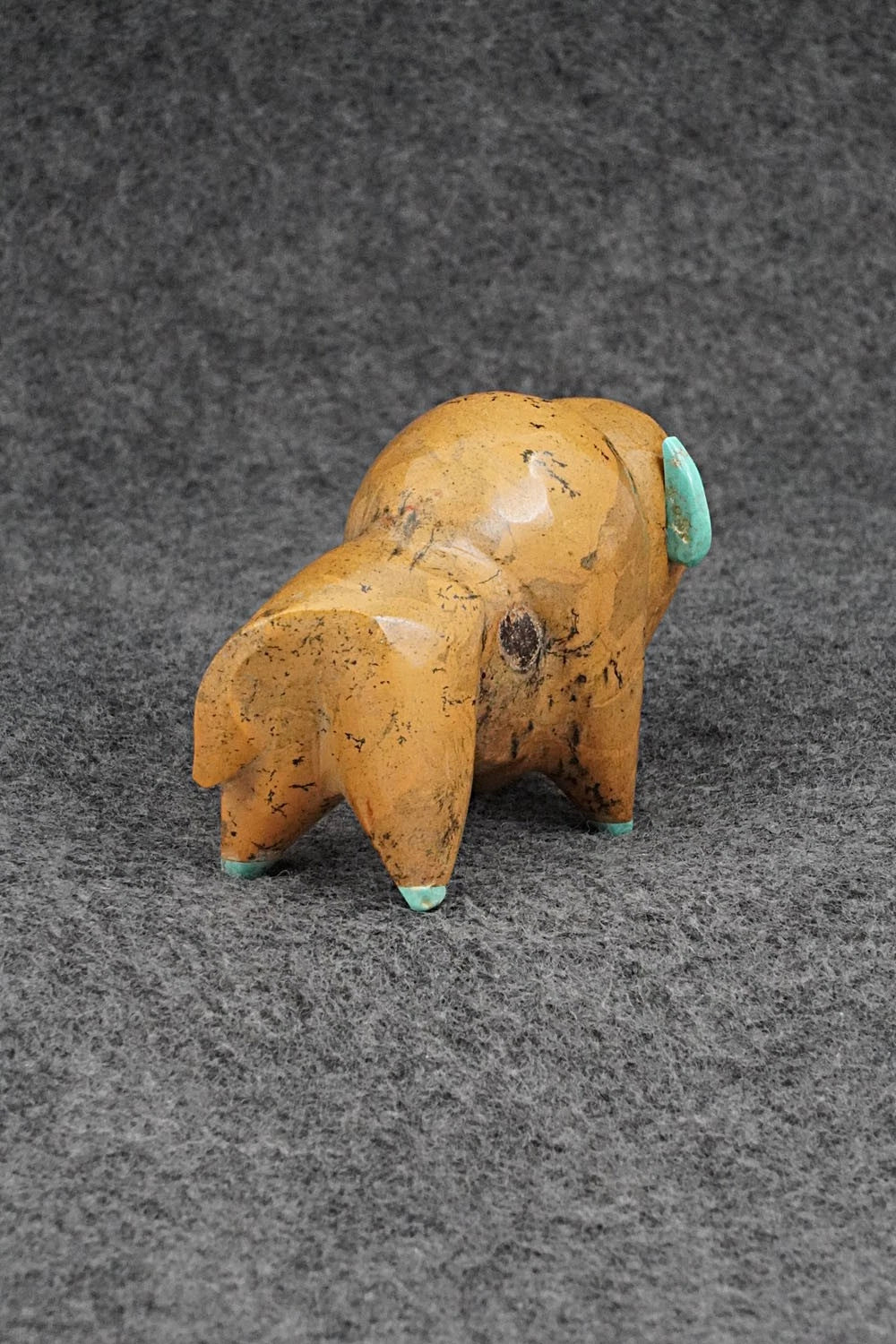 Buffalo Zuni Fetish Carving - Enrike Leekya