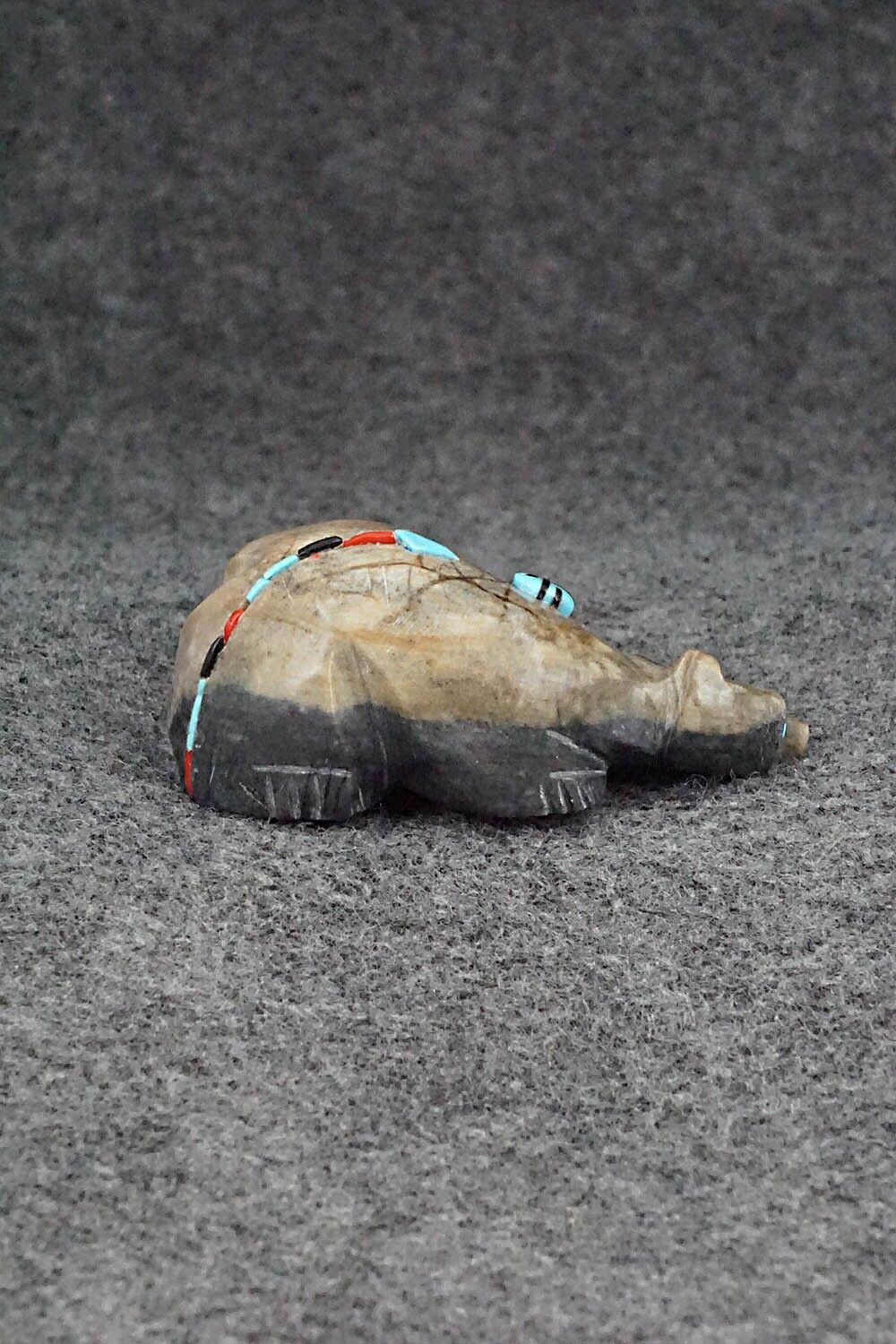 Bear Zuni Fetish Carving - Danette Laate