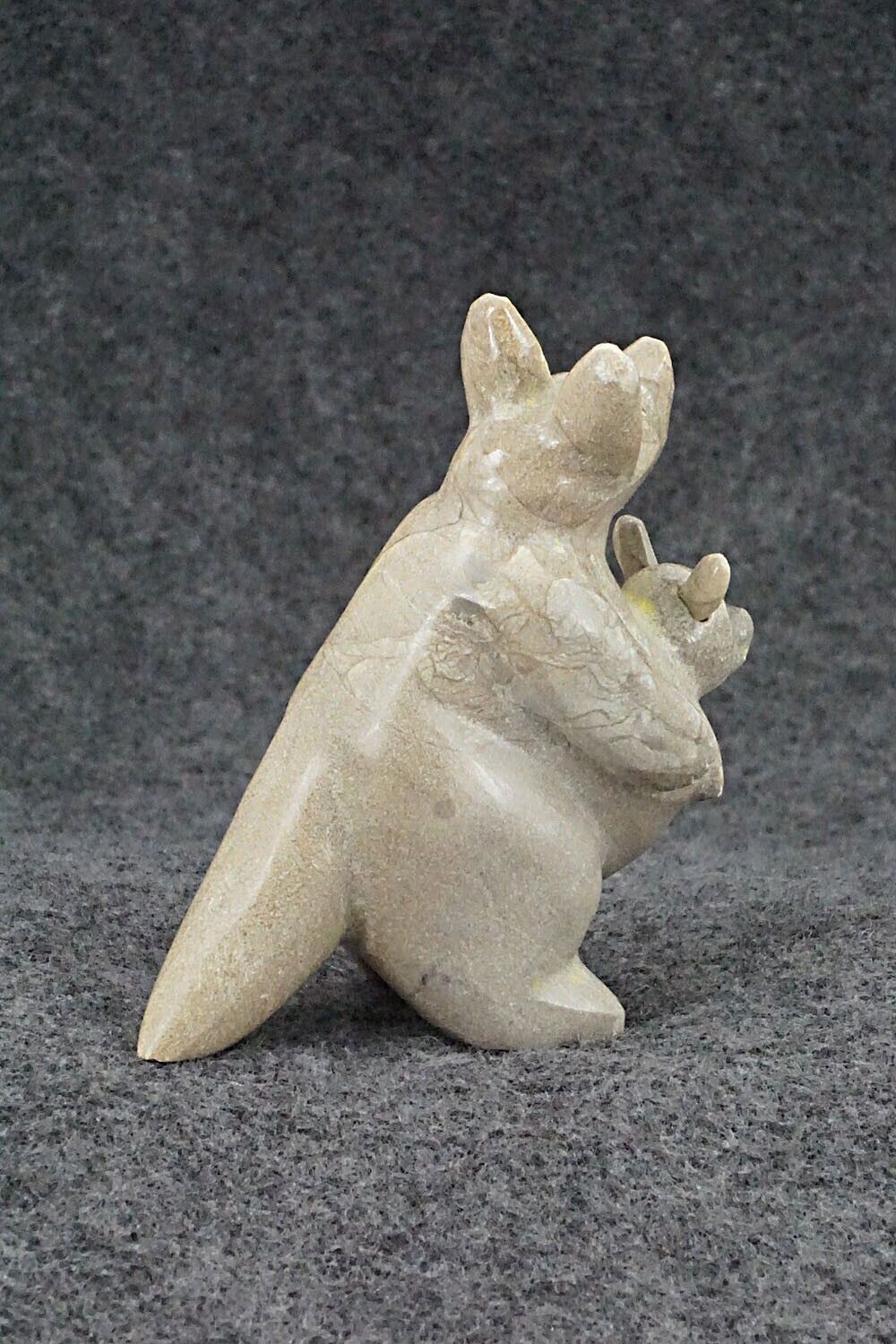 Kangaroo with Joey Zuni Fetish Carving - Enrike Leekya