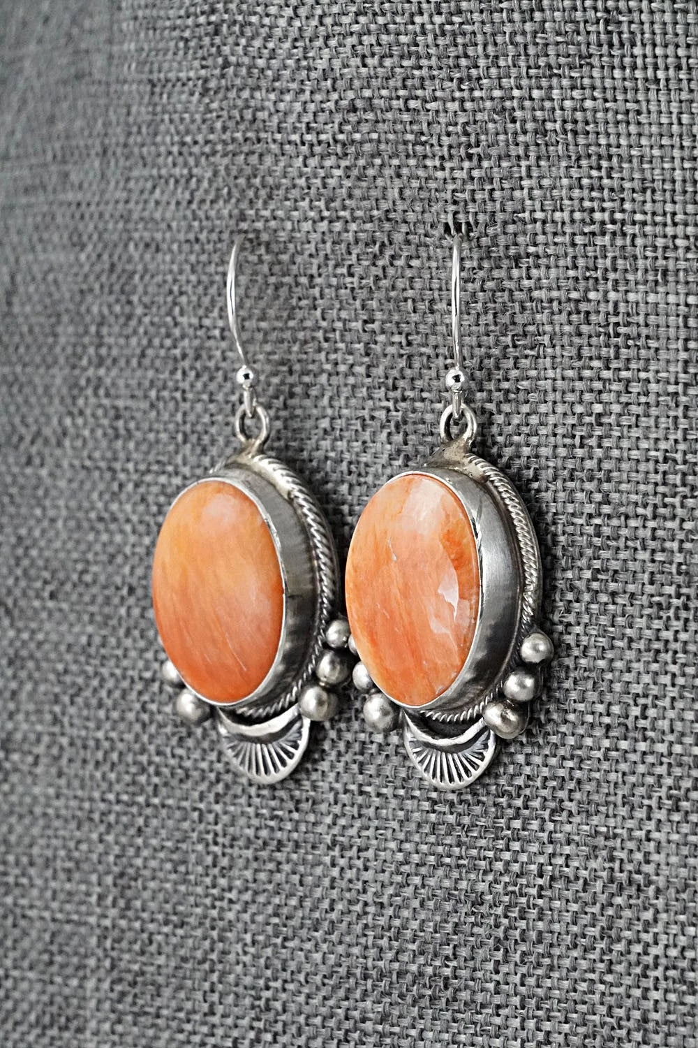 Spiny Oyster & Sterling Silver Squash Blossom Set - Paul Livingston