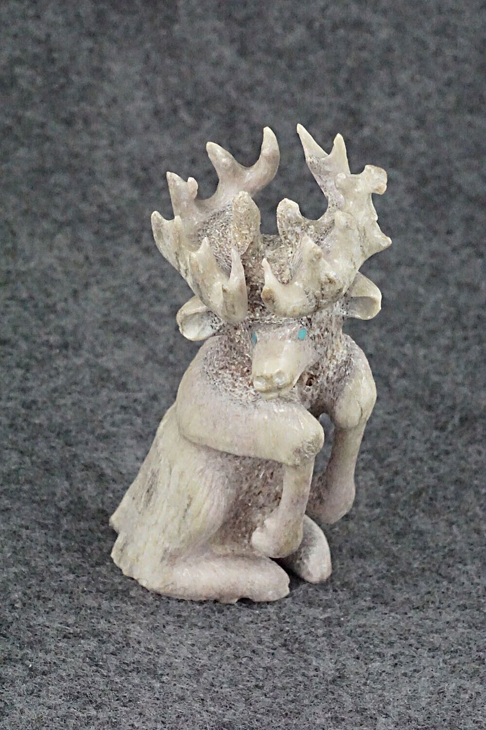 Deer Zuni Fetish Carving - Maxx Laate