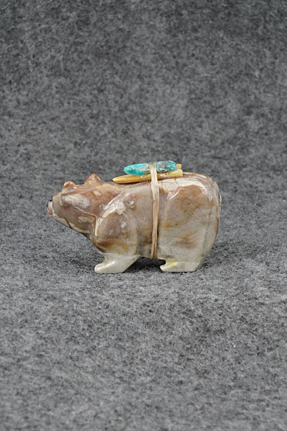 Bear Zuni Fetish Carving - Freddie Leekya