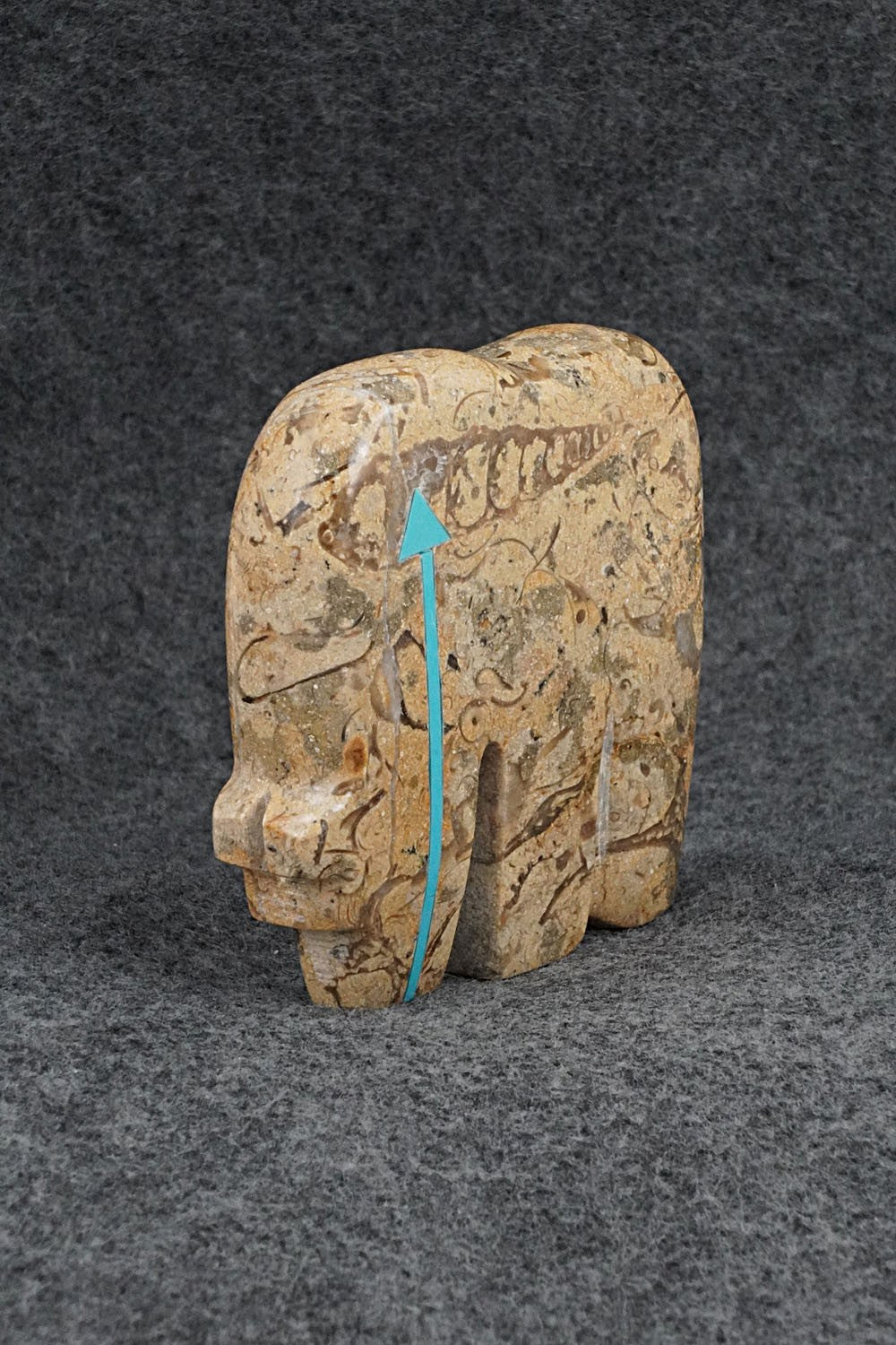 Bear Zuni Fetish Carving - Bernard Laiwakete