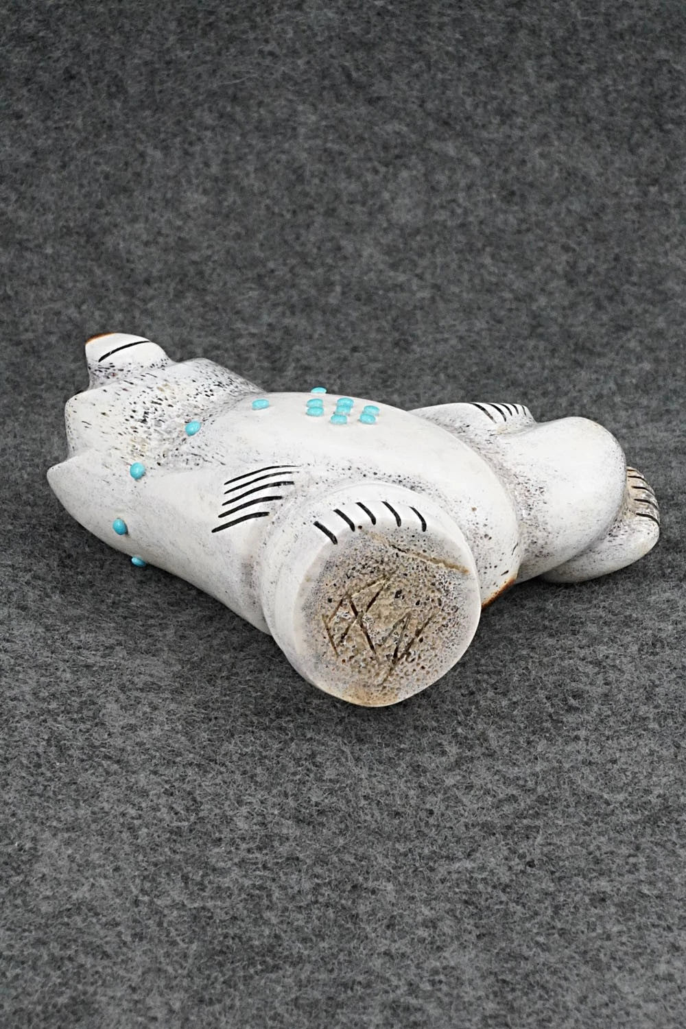 Bear Zuni Fetish Carving - Claudia Peina