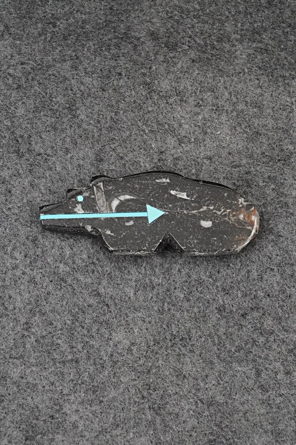 Bear Zuni Fetish Carving - Bernard Laiwakete