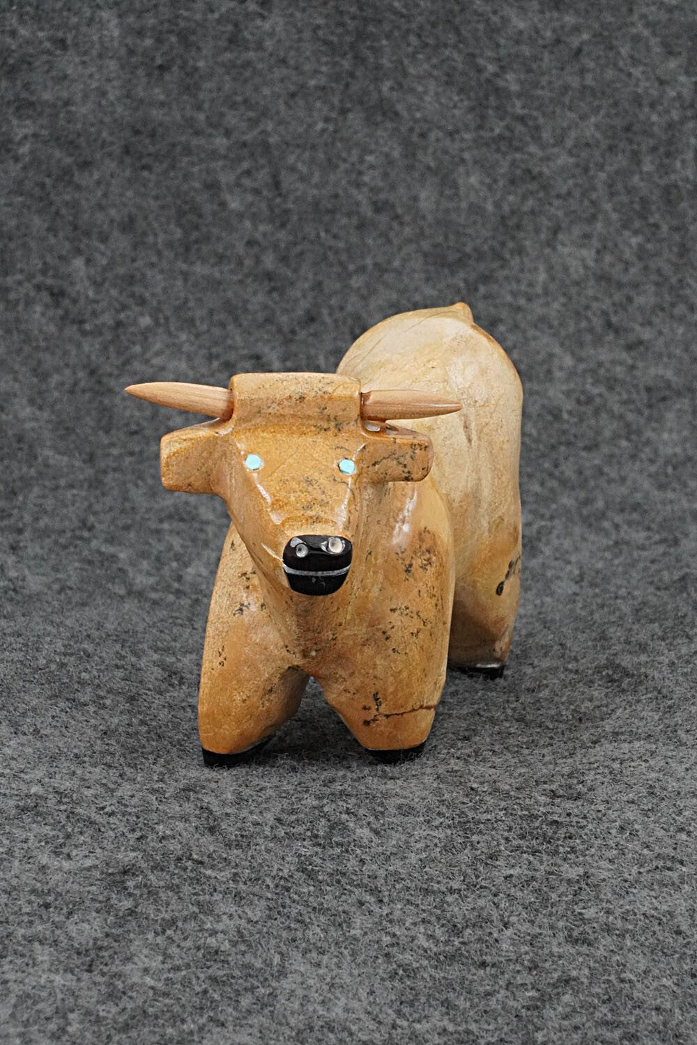 Bull Zuni Fetish Carving - Freddie Leekya