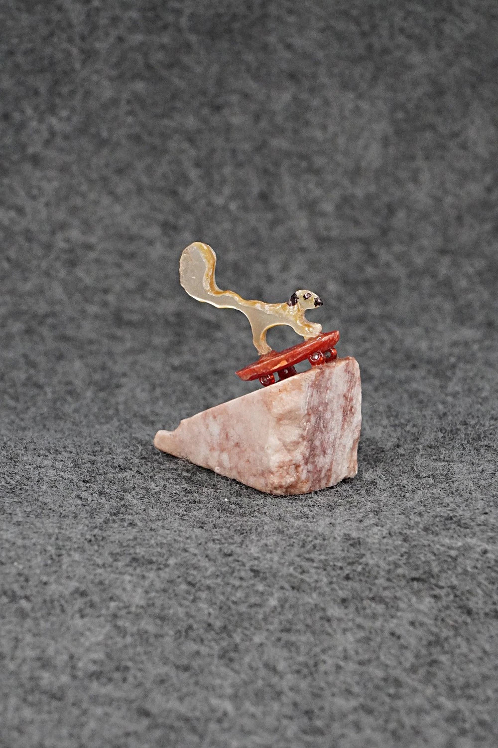 Dog Zuni Fetish Carving - Ruben Najera