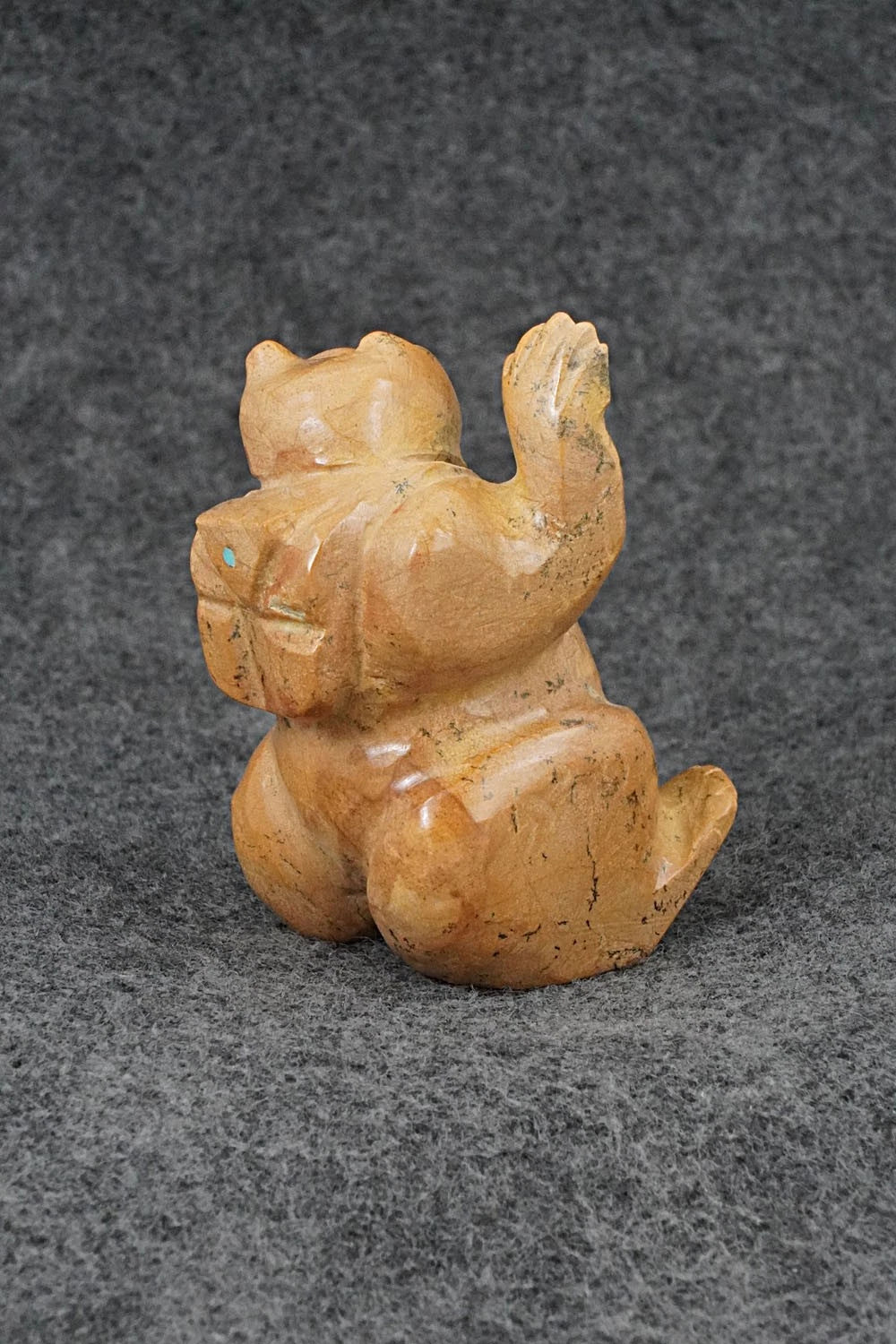Bear Zuni Fetish Carving - Freddie Leekya
