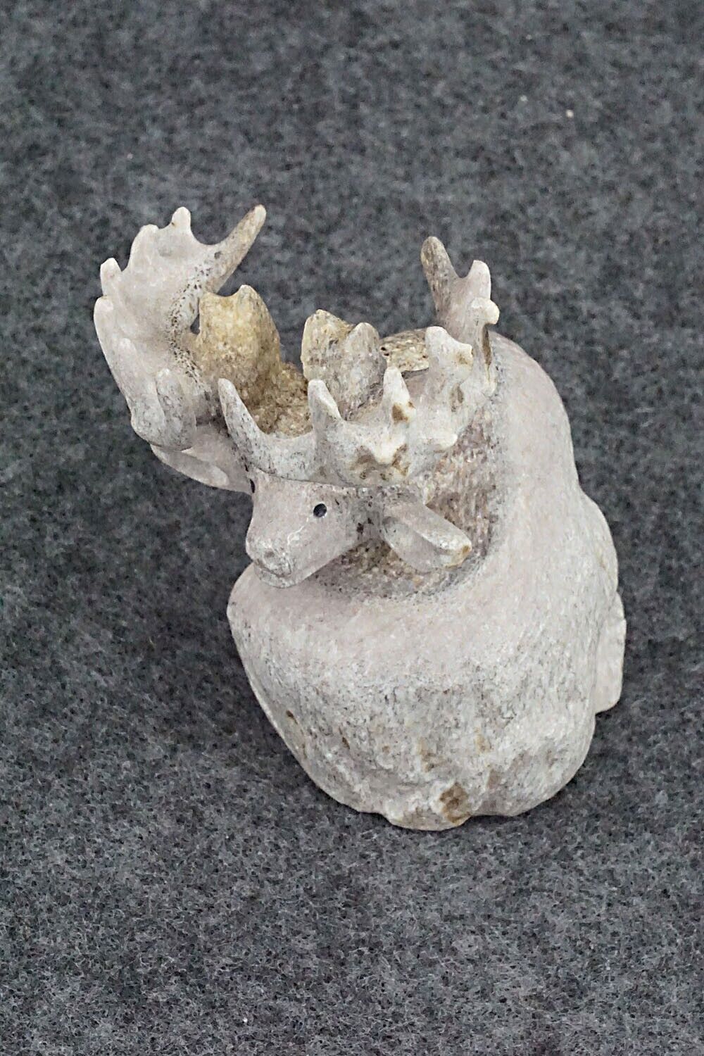 Deer Zuni Fetish Carving - Maxx Laate