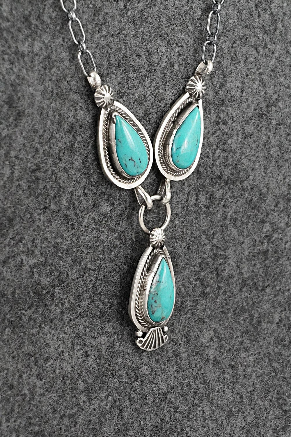 Turquoise & Sterling Silver Necklace - Verley Betone