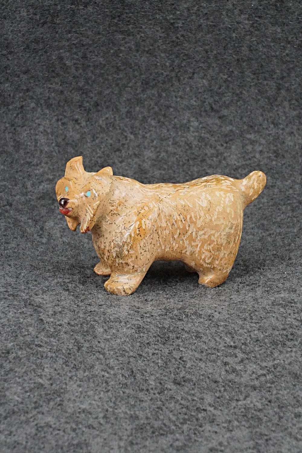 Bobcat Zuni Fetish Carving - Freddie Leekya