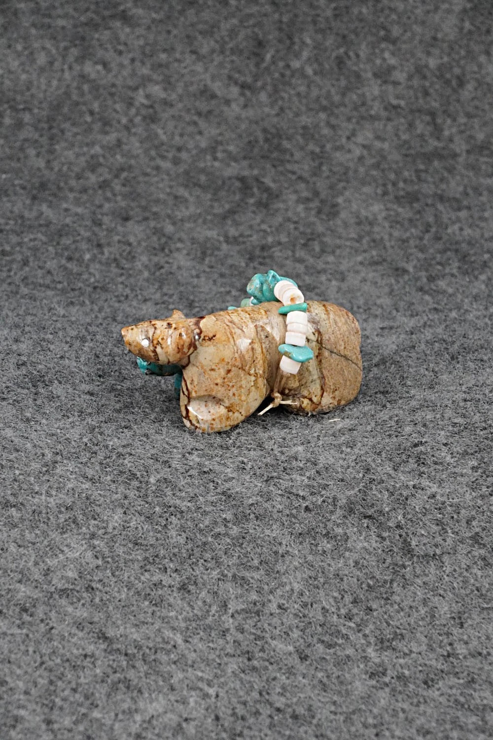 Bear Zuni Fetish Carving - Daisy Rose Leonard