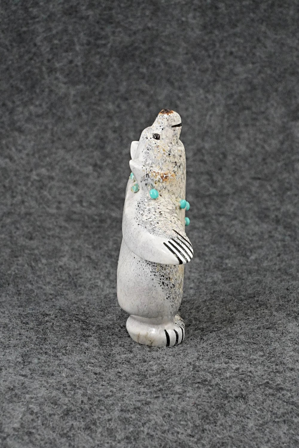 Bear Zuni Fetish Carving - Claudia Peina