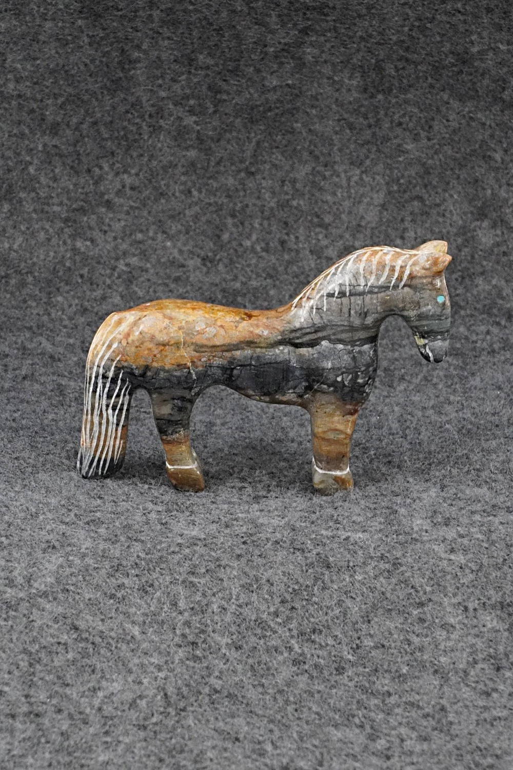 Horse Zuni Fetish Carving - Andres Lementino