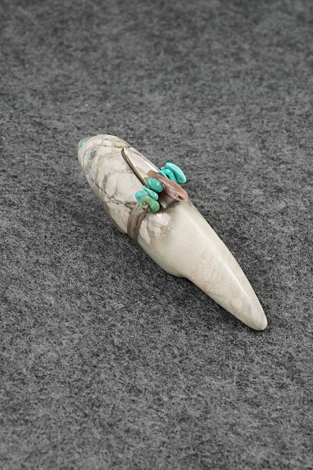 Otter Zuni Fetish Carving - Delvin Leekya