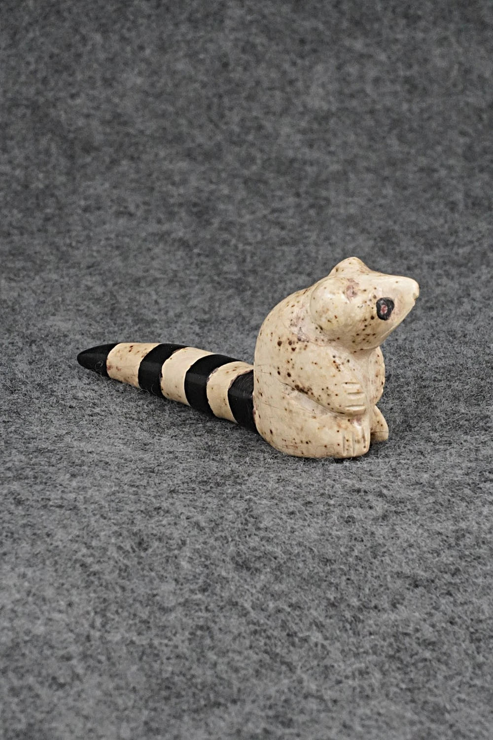Raccoon Zuni Fetish Carving - Justin Red Elk