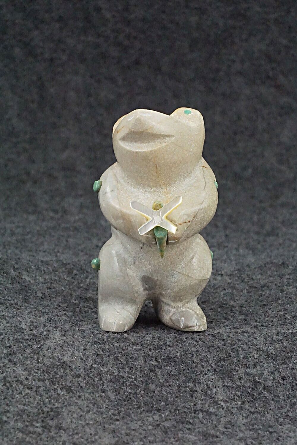 Frog with Dragonfly Zuni Fetish Carving - Enrike Leekya