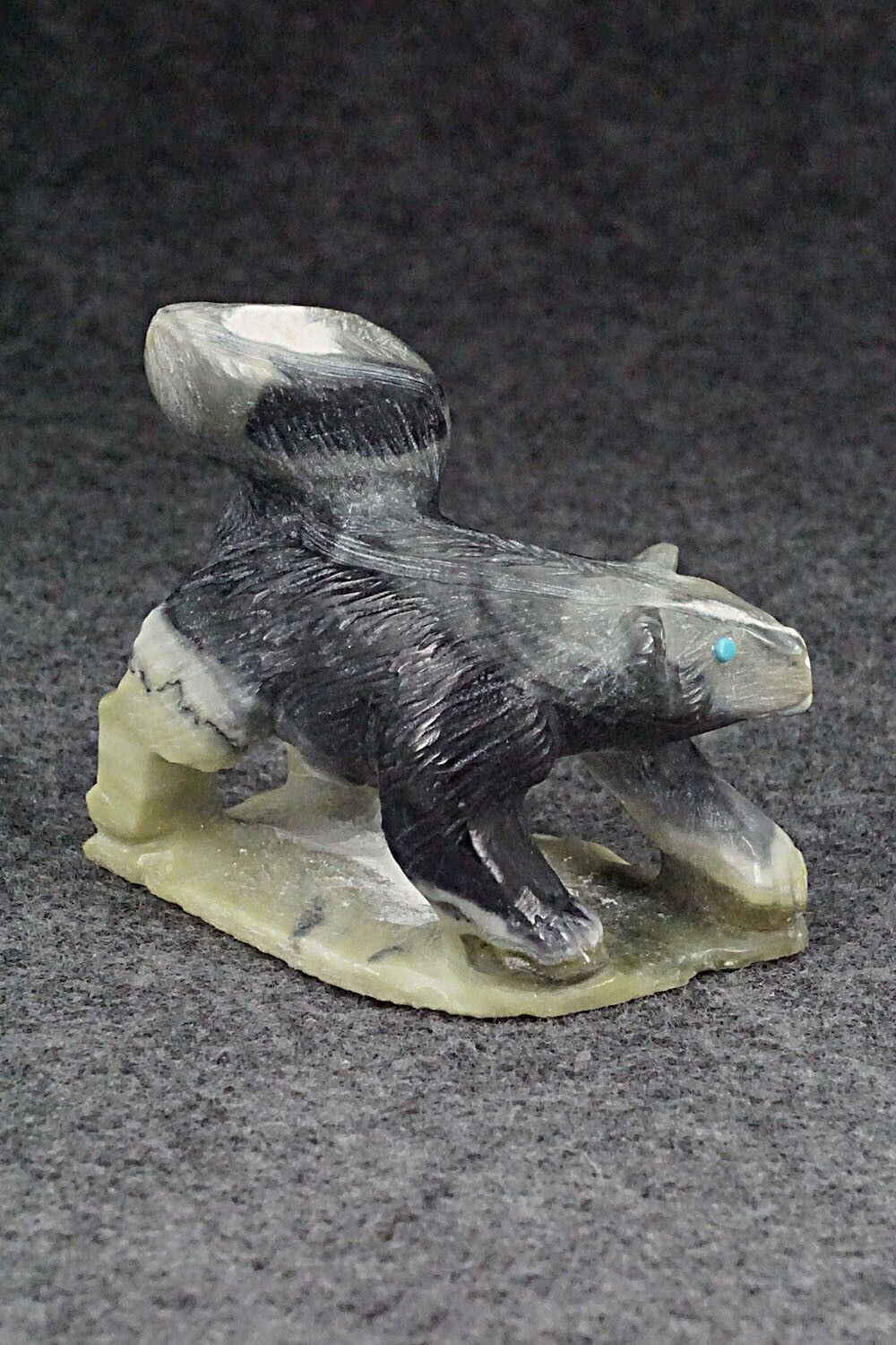 Badger Zuni Fetish Carving - Derrick Kaamasee