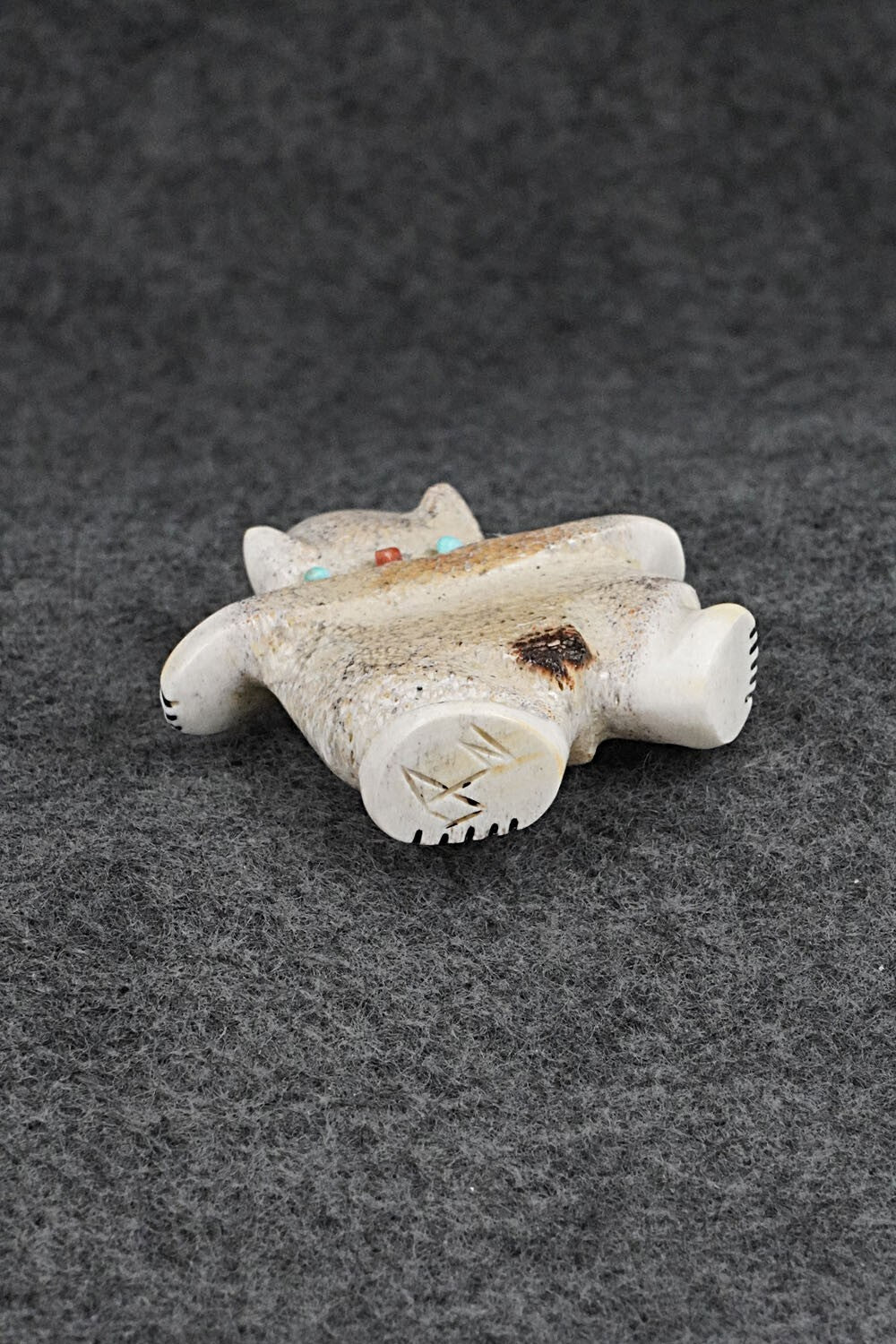 Bear Zuni Fetish Carving - Claudia Peina