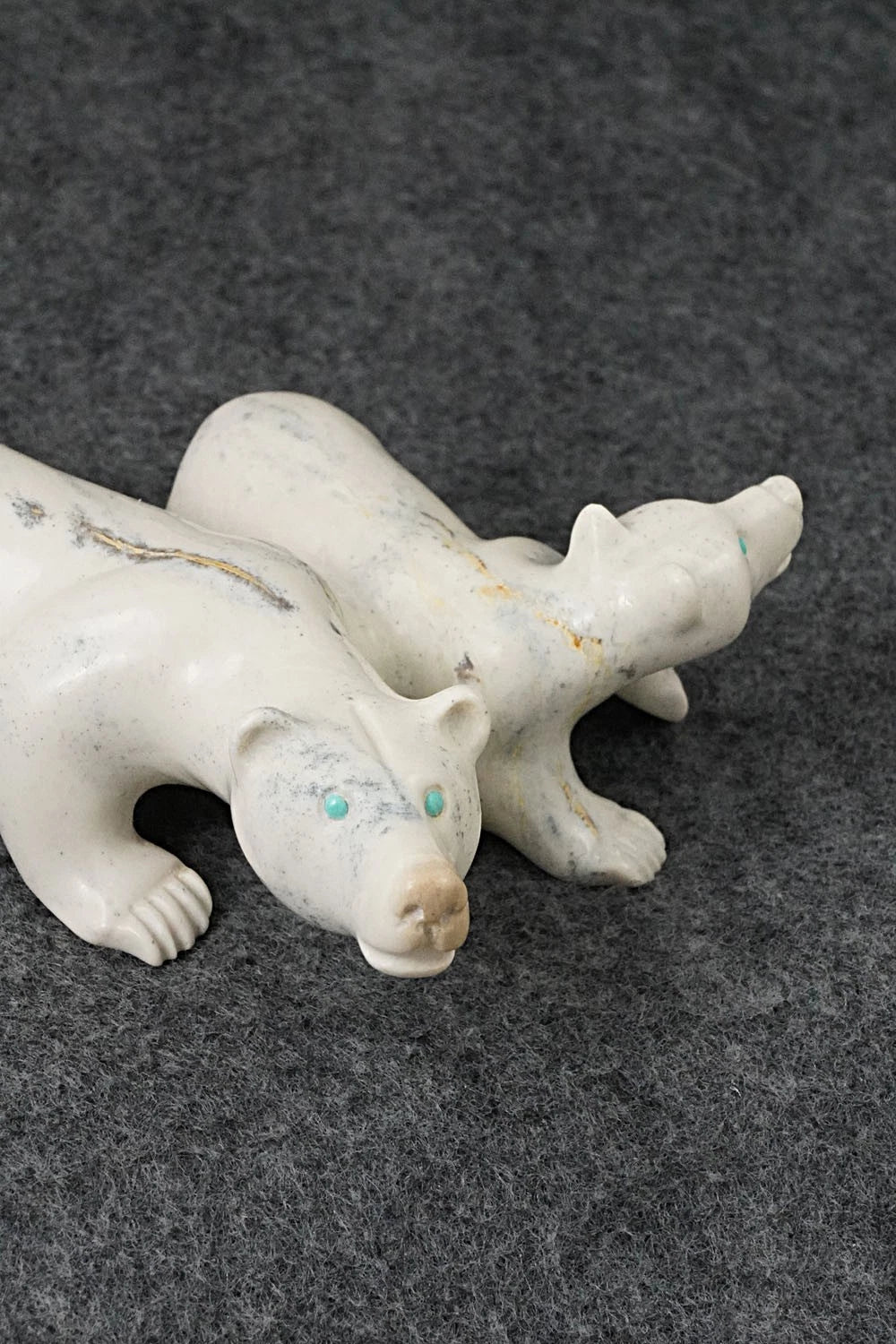 Bear Zuni Fetish Carving - Albert Eustace