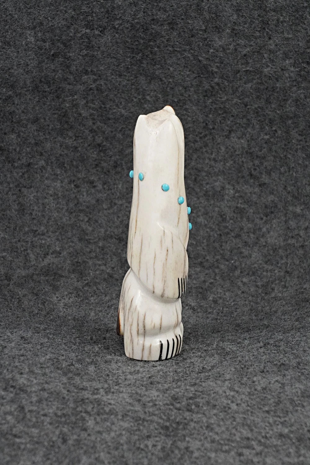 Bear Zuni Fetish Carving - Claudia Peina