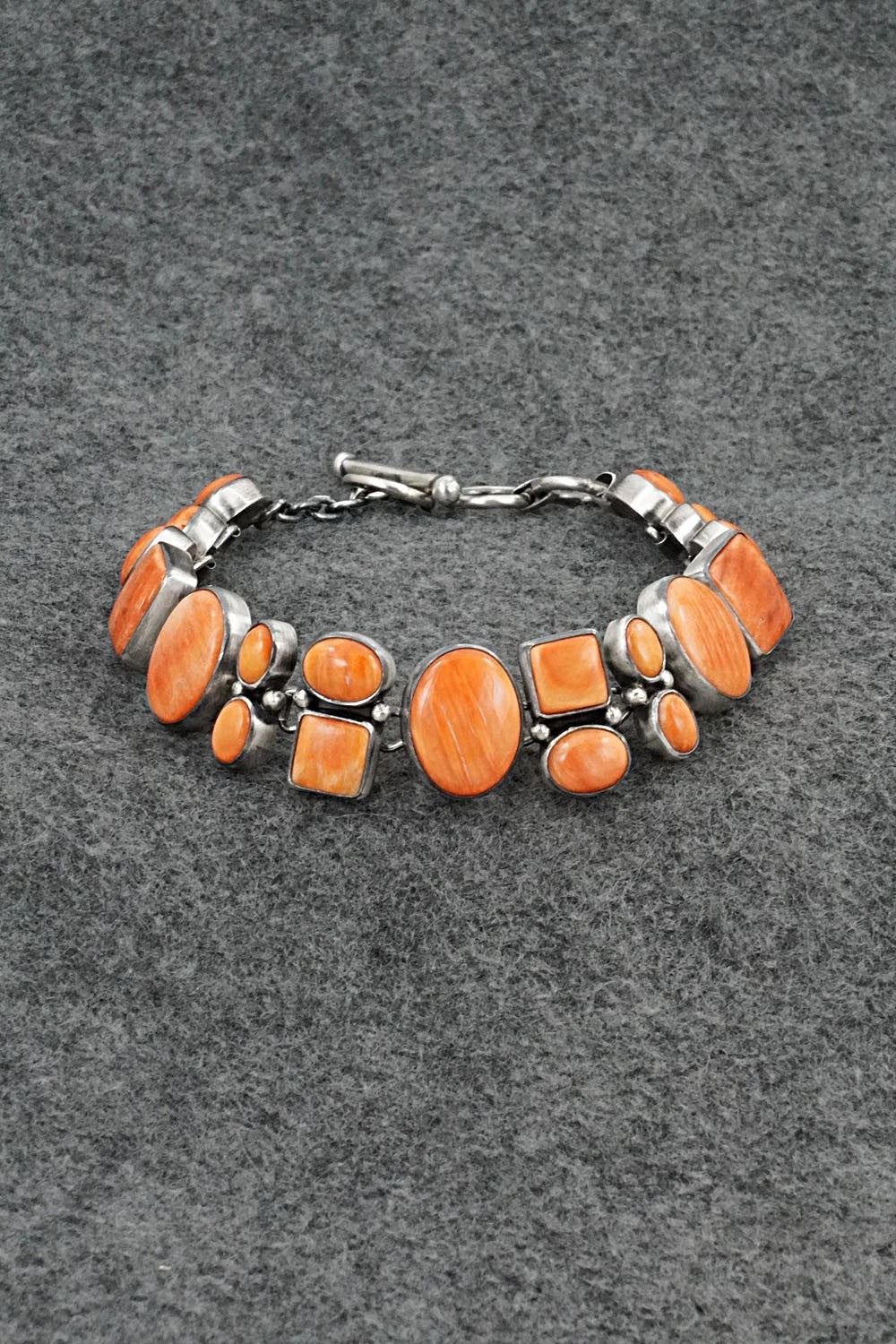Spiny Oyster & Sterling Silver Link Bracelet - Loretta Delgarito