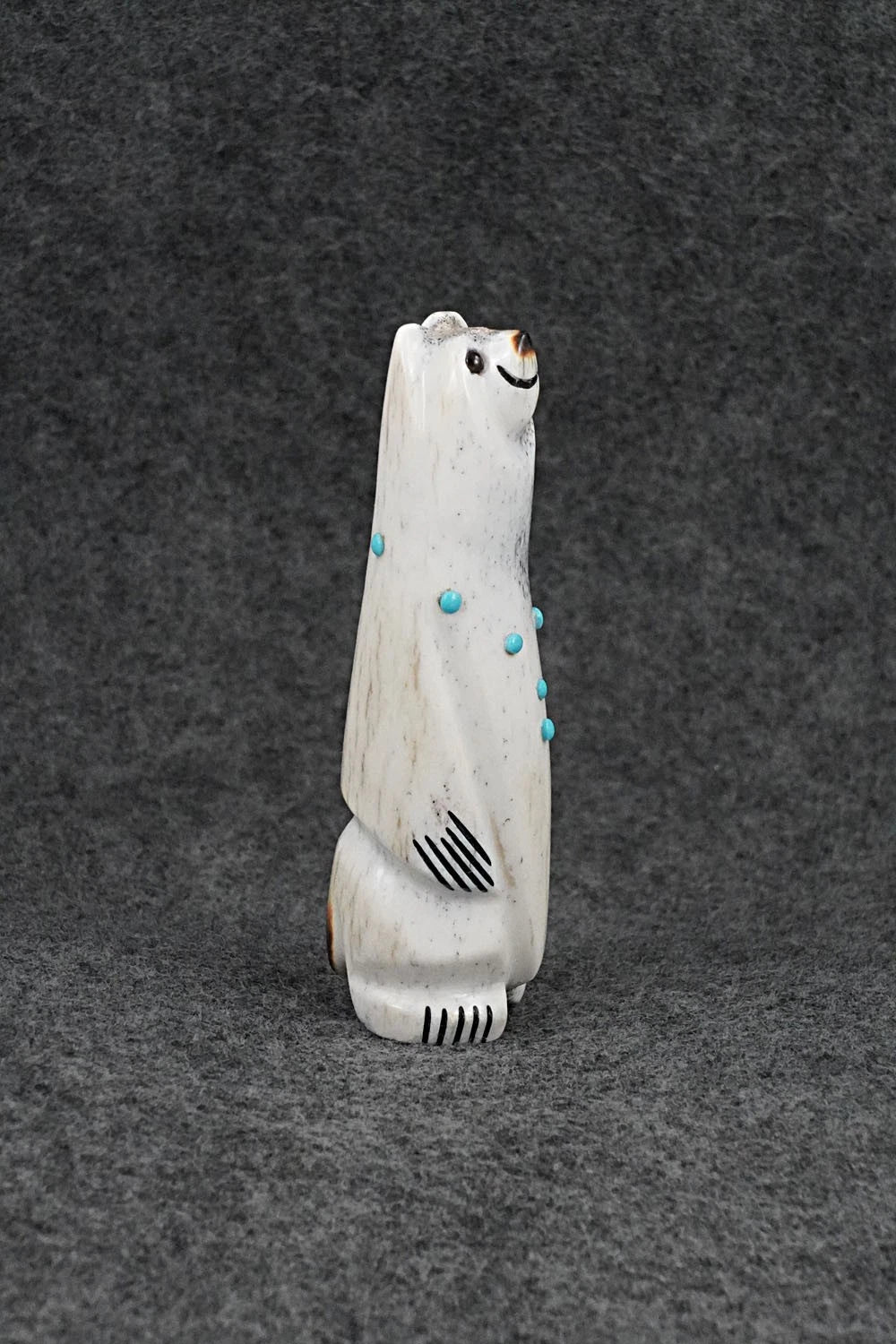 Bear Zuni Fetish Carving - Claudia Peina