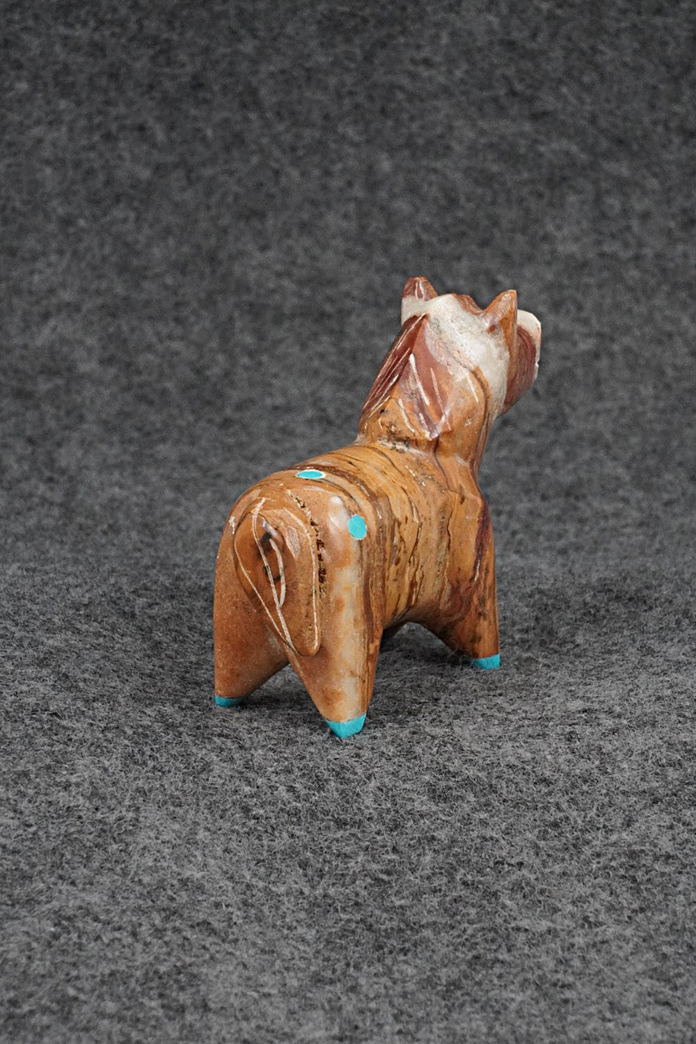 Horse Zuni Fetish Carving - Enrike Leekya