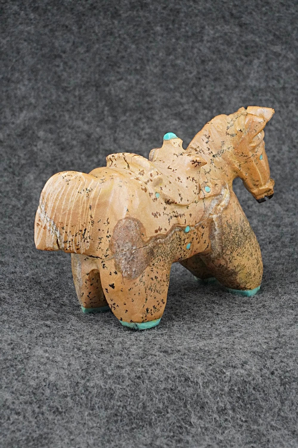 Horse Zuni Fetish Carving - Freddie Leekya