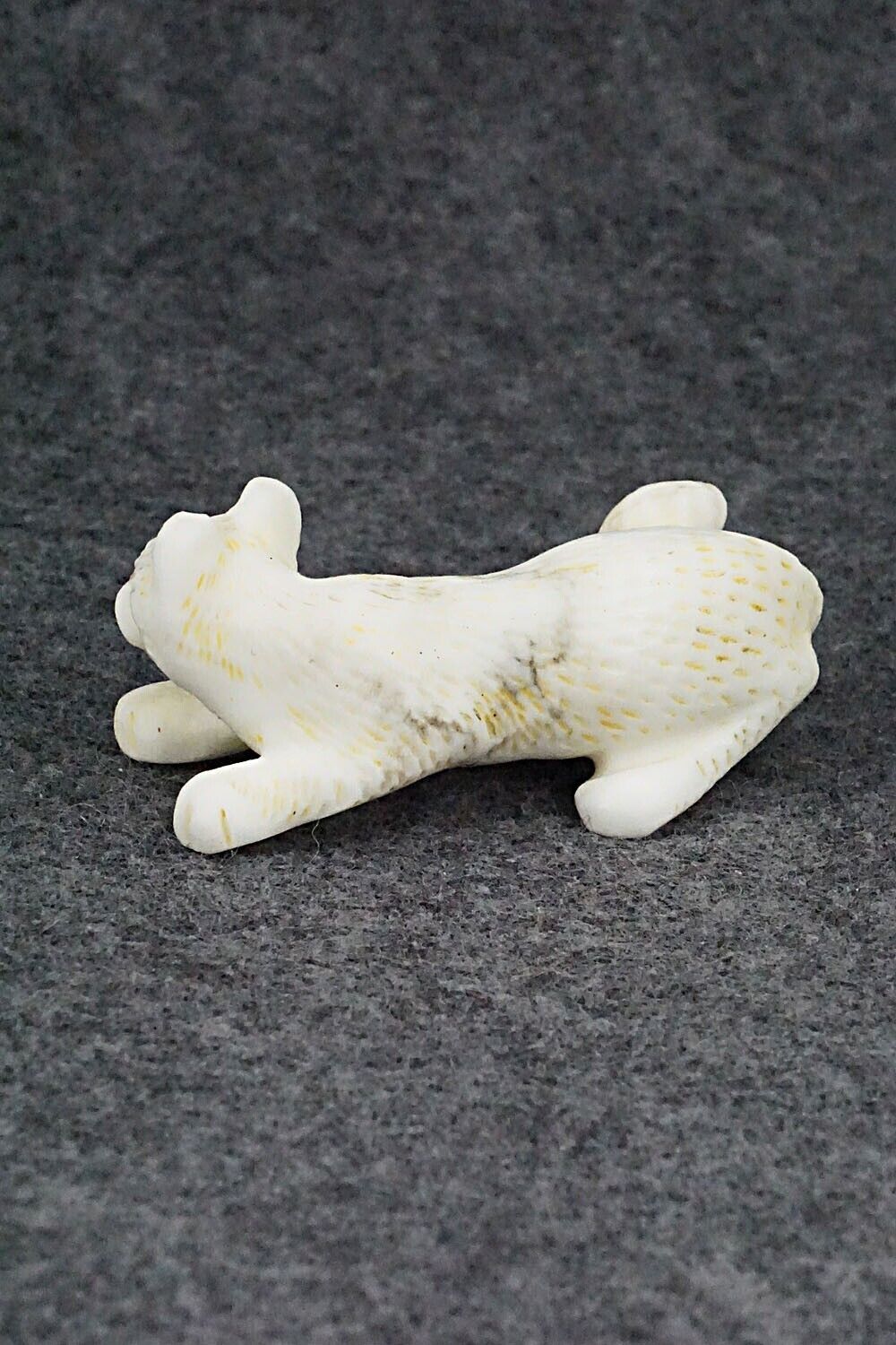 Mountain Lion Zuni Fetish Carving - Wilfred Cheama