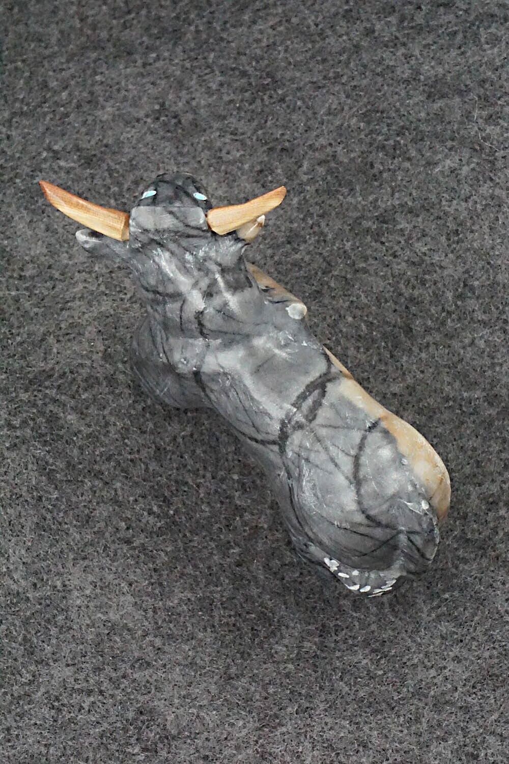 Bull Zuni Fetish Carving - Freddie Leekya