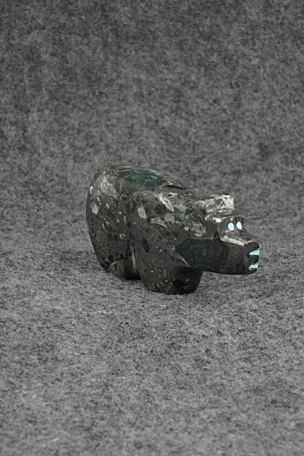 Bear Zuni Fetish Carving - Bernard Laiwakete