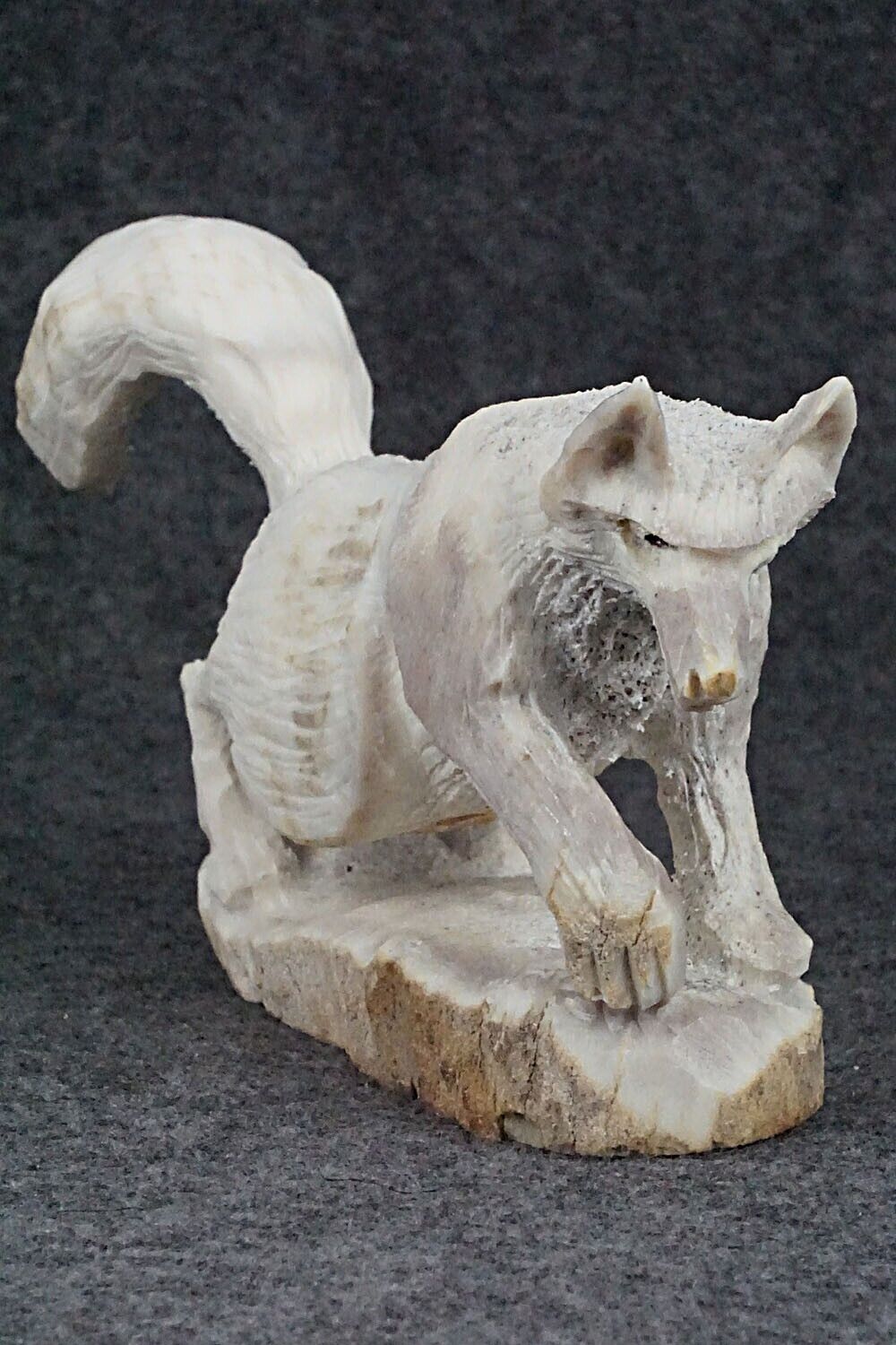 Wolf Zuni Fetish Carving - Lewis Malie Jr.
