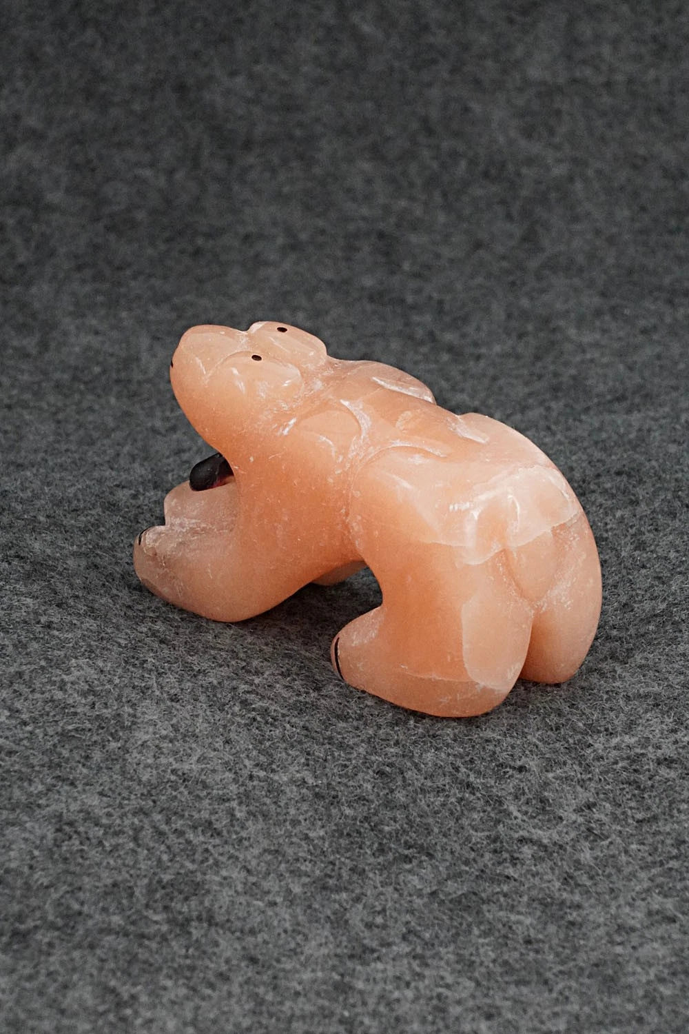 Bear Zuni Fetish Carving - Rick Kallestewa
